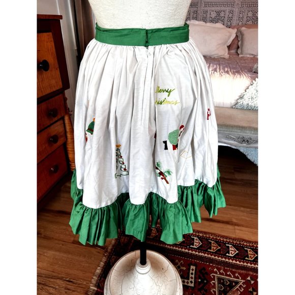 Vintage Small Embroidered Full Circle Cotton Christmas Skirt - Picture 9 of 11